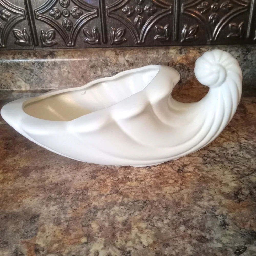 Vintage #160 USA Pottery Cornucopia Vase Planter Bowl